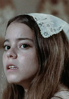12yo Alice Spages from 1976 thriller movie “Alice Sweet Alice”, portrayed  by Paula Sheppard, who was 19yo at the time : r/13or30