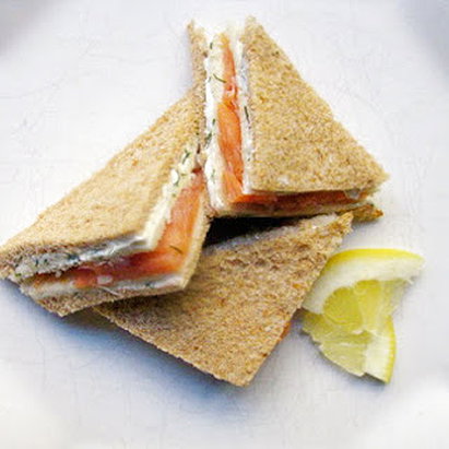 Smoked Salmon & Cream Cheese Sandwich