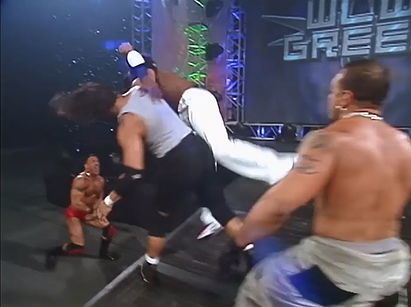 Billy Kidman & Rey Mysterio vs. Elix Skipper & Kid Romeo (2001/03/18)