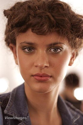 Thais Oliveira