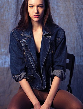 Anna Lee model