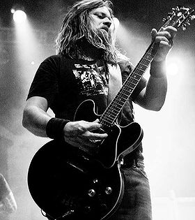 Pepper Keenan