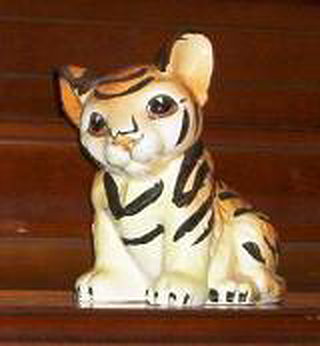 Tiger Figurine - Tiger Cub Sitting, Ceramic (Shafford)