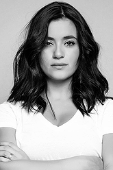 Paulina Gaitan pictures and photos