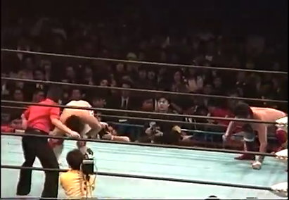 Akira Taue vs. Tsuyoshi Kikuchi (1992/01/21)