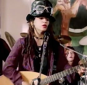 Linda Perry (singer)