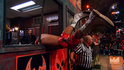 Alberto El Patron vs. Hernandez (Lucha Underground 5/13/15)