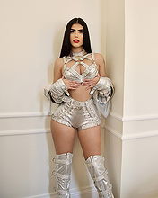 Victoria Medeiros pictures and photos