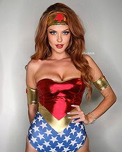 Elly Clutch pictures and photos