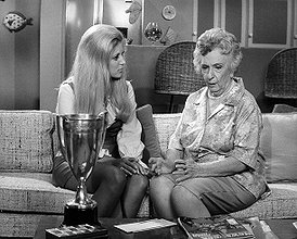 Meredith MacRae pictures and photos
