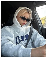 Mona Kimura pictures and photos