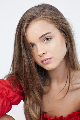 Anna Zak