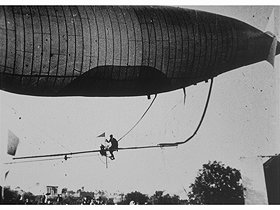 Expérience du ballon dirigeable de M. Santos-Dumont: II. Le ballon et son moteur