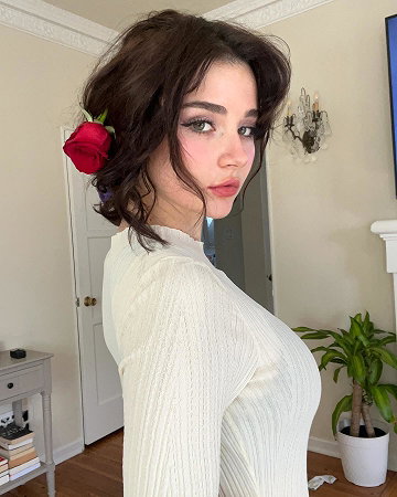 Mia Alves