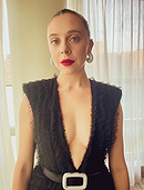 Bel Powley
