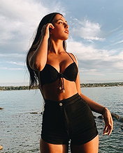 Anisa Harris pictures and photos