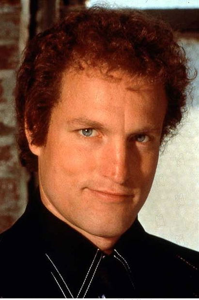 Larry Flynt (Woody Harrelson)