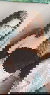 Stephanie Matto pictures and photos