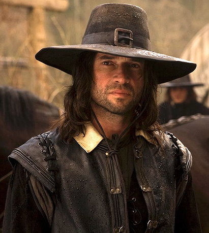 Solomon Kane (James Purefoy)