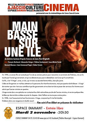 Main basse sur une île