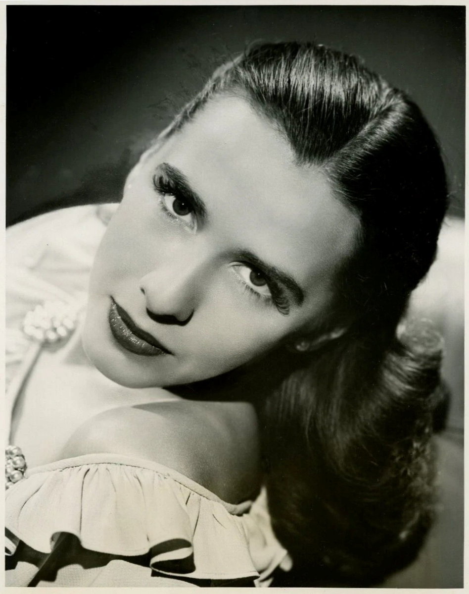 Toni Darnay