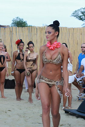 La Créme Modeling: Beach Fashion Show 2012