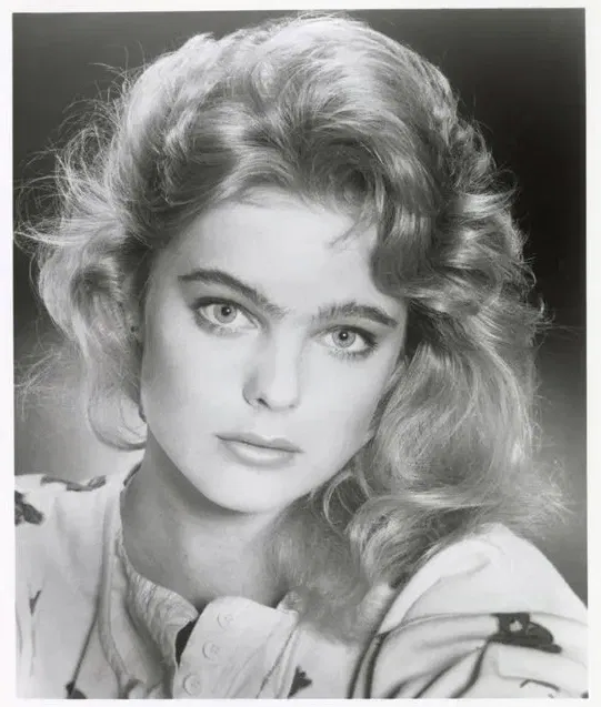 Erika Eleniak
