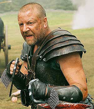 Bors (Ray Winstone)