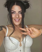 Lucy Loe pictures and photos