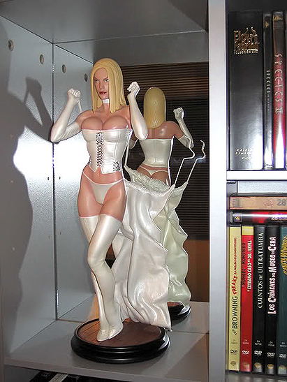 Emma Frost - White Queen Comiquette