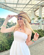 Jess Billings pictures and photos