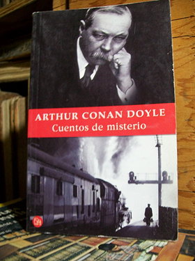 Cuentos De Misterio / Tales of Mystery (Spanish Edition)