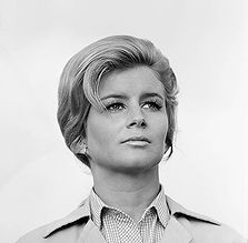 Sheilah Wells pictures and photos