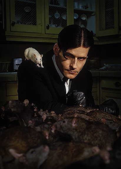 Willard Stiles (Crispin Glover)