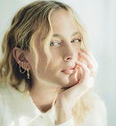 Nora Arnezeder