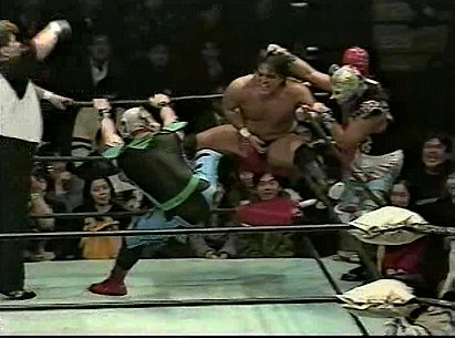 Gran Naniwa & Super Delphin vs. Masato Yakushiji & Naohiro Hoshikawa (1999/01/13)