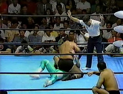 Jumbo Tsuruta, Akira Taue, & Masanobu Fuchi vs Mitsuharu Misawa, Toshiaki Kawada, & Tsuyoshi Kikuchi (8/18/90)