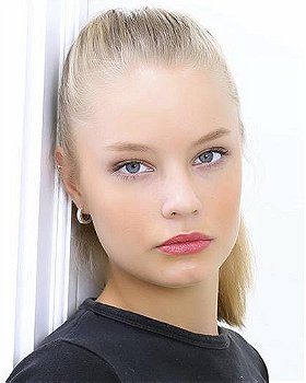 Holly Horne represented by Bella Management