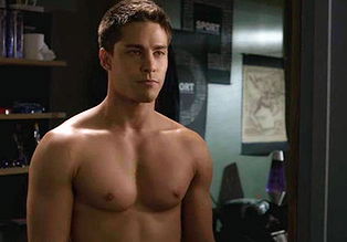 Dean Geyer pictures and photos