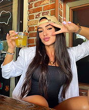 Julia Perez pictures and photos