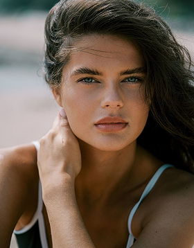 Evie Thompson I