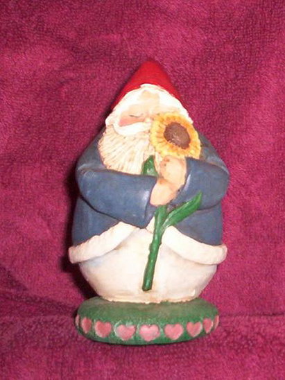 Gnome Figurine - Gnome with Sunflower