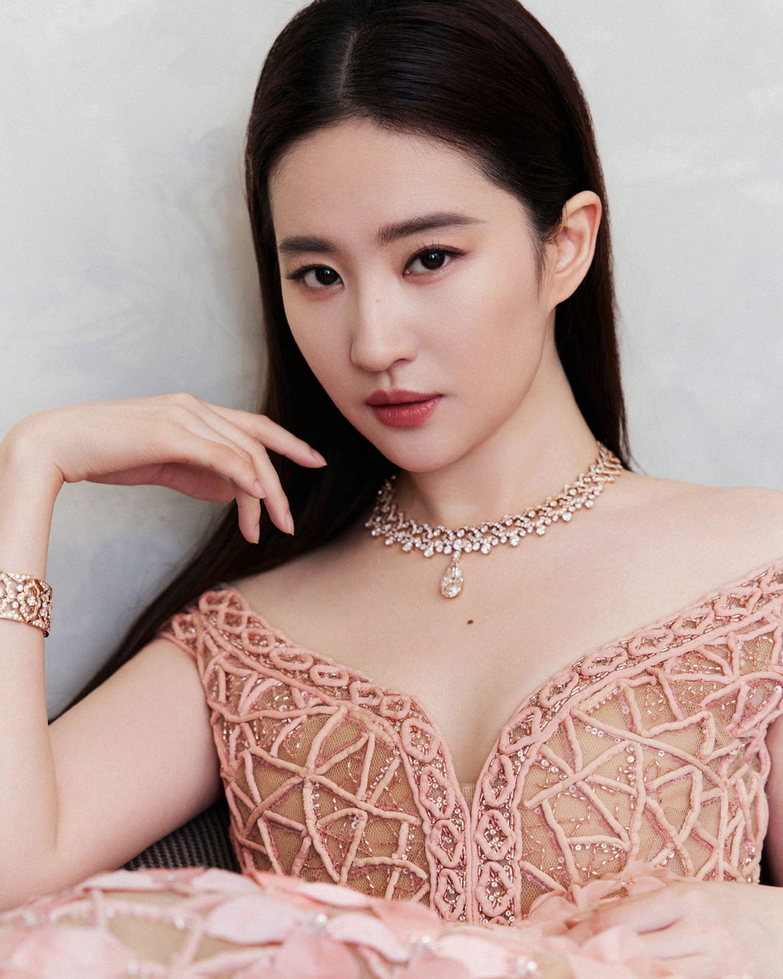 Yifei Liu