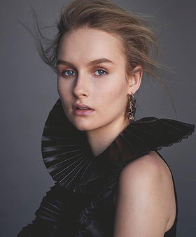 Olivia DeJonge