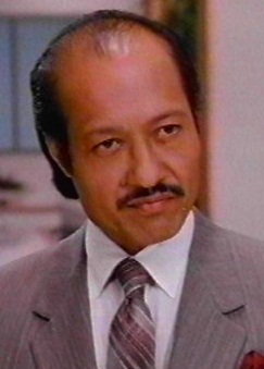 Aki Aleong