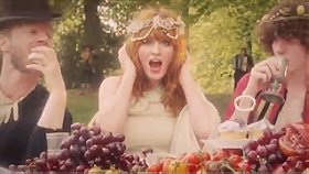 Florence and the Machine: Rabbit Heart (Raise It Up)