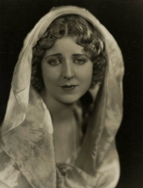 Gloria Grey