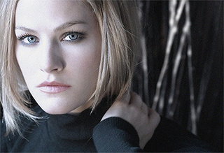 Kelly Overton pictures and photos