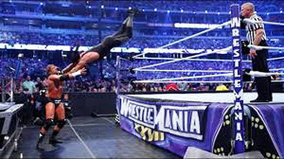 The Undertaker vs. Triple H (WWE, Wrestlemania 27)