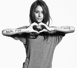 Amanda Crew pictures and photos